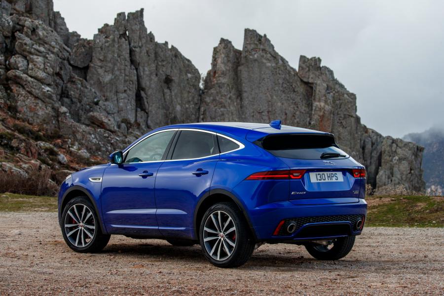  Jaguar E-Pace P300 AWD R-Dynamic 2017 года  (WW) (фото 33 из 40)